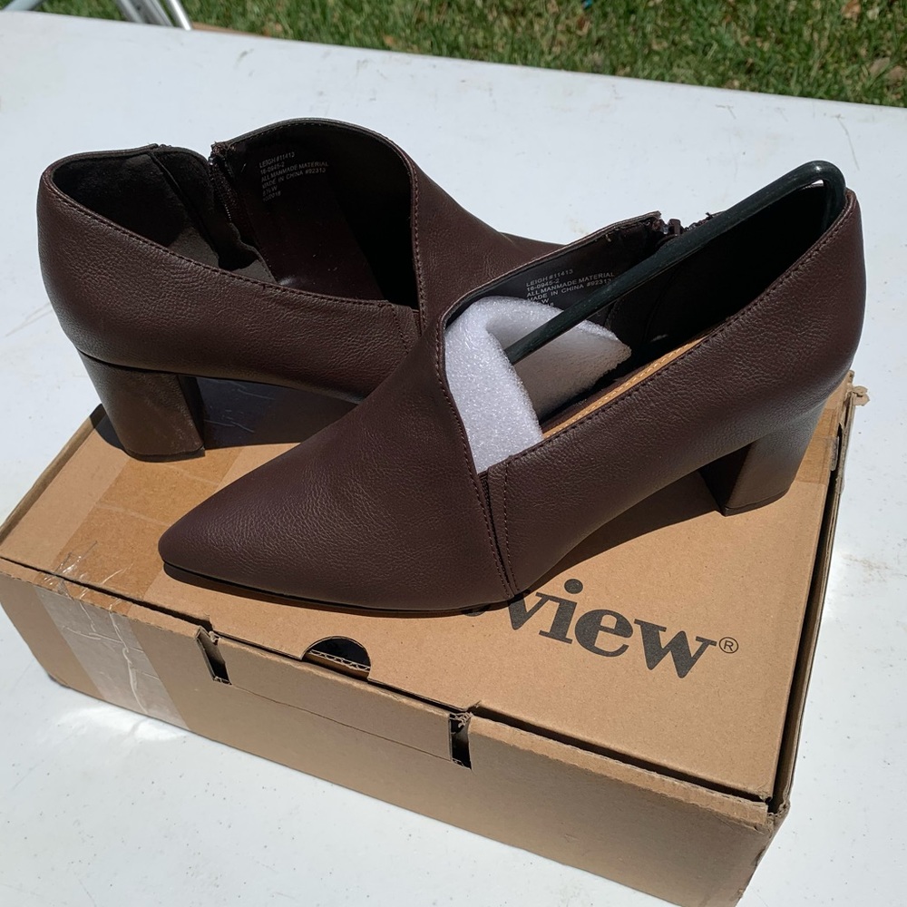 Comfortview Leigh brown ankle boots brown size 8.5 nwot in box,